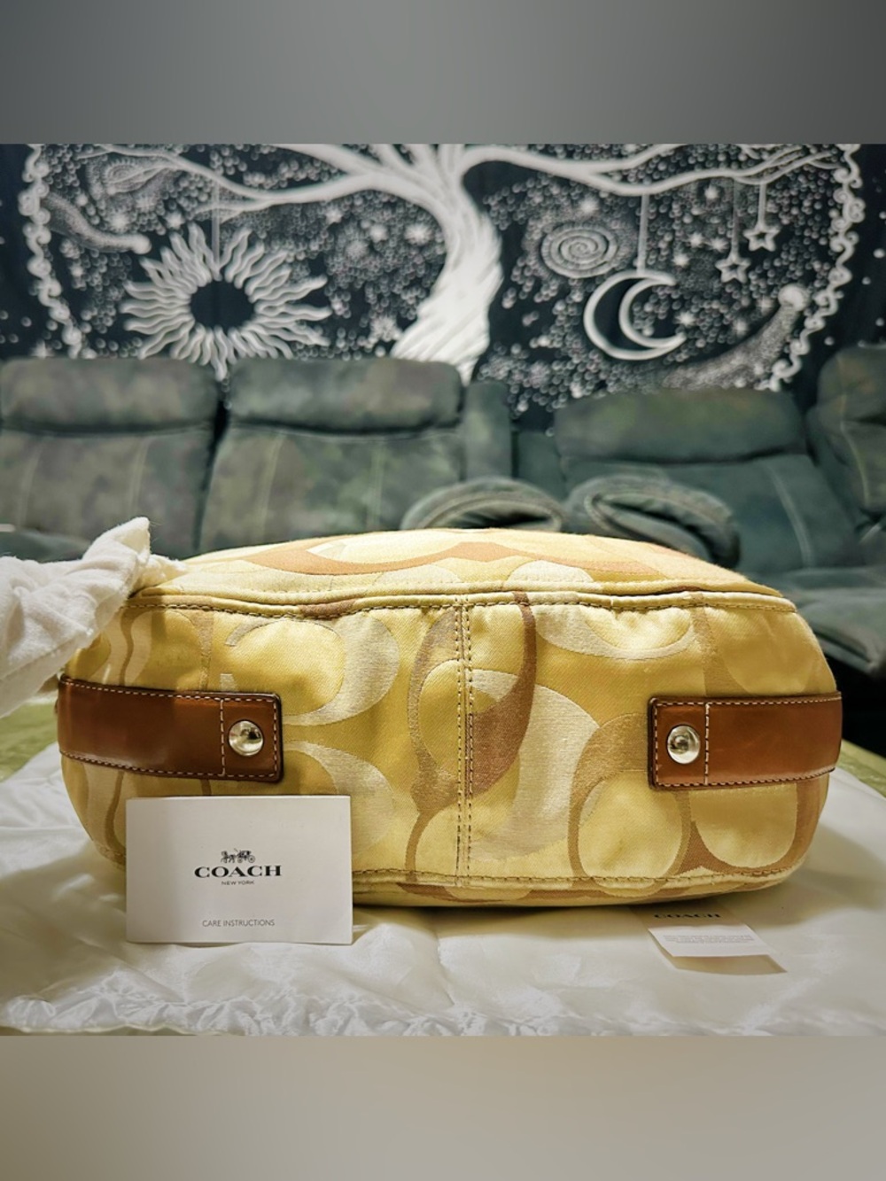 Rare vintage Coach soho Shoulder Bag Tan Signature Logo with Cherry Charm - Picture 16 of 17